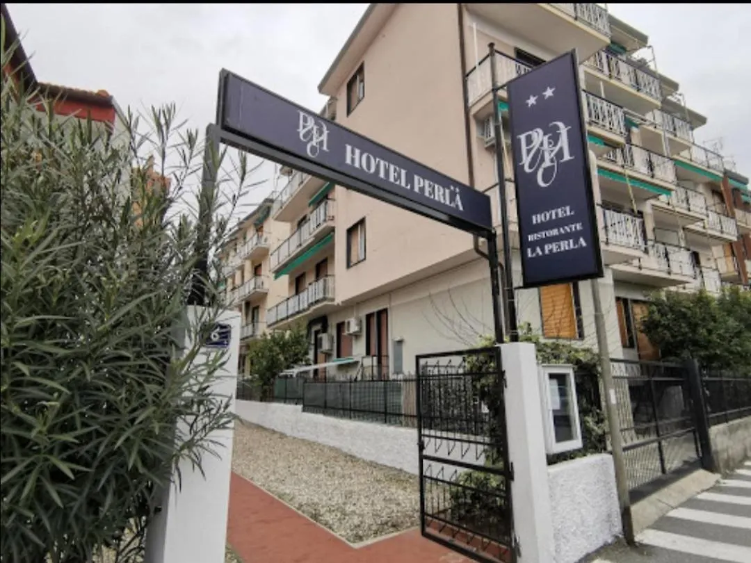 **  Hotel La Perla Spotorno Italia
