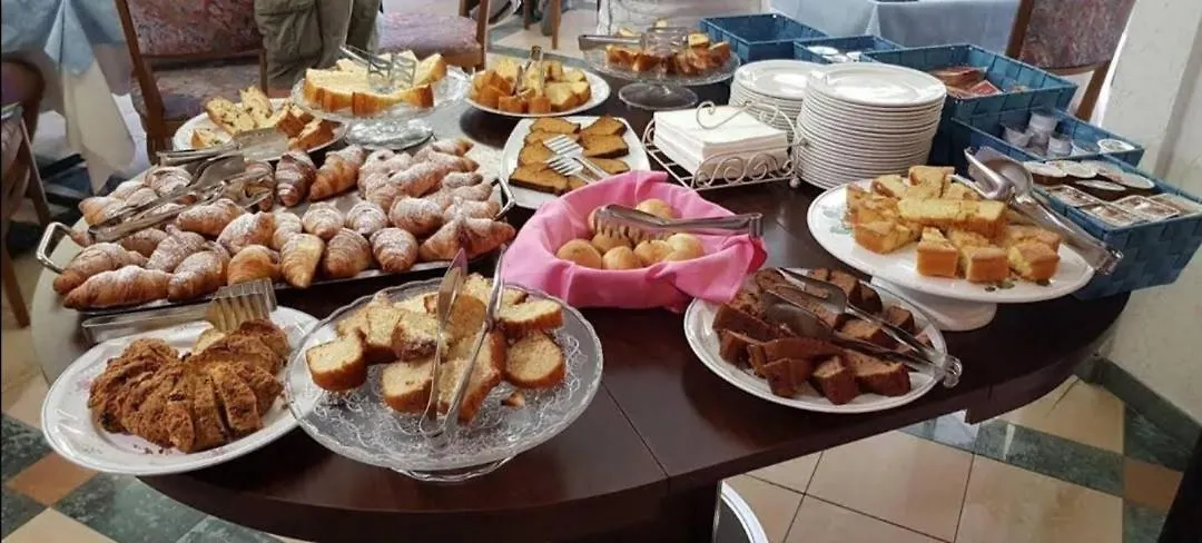 Hotel La Perla Spotorno Italia